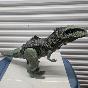 Jurassic World Super Colossal Giganotosaurus Dinosaur 3 Feet Long Action Figure